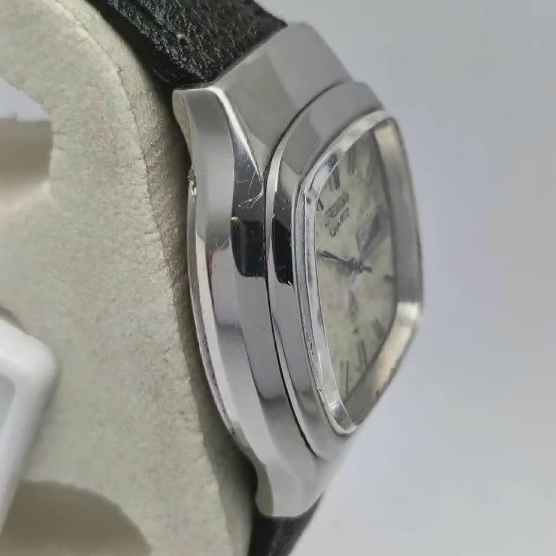 Vintage Seiko Quartz 0843-5040 Men's Watch Linen Dial Day/date